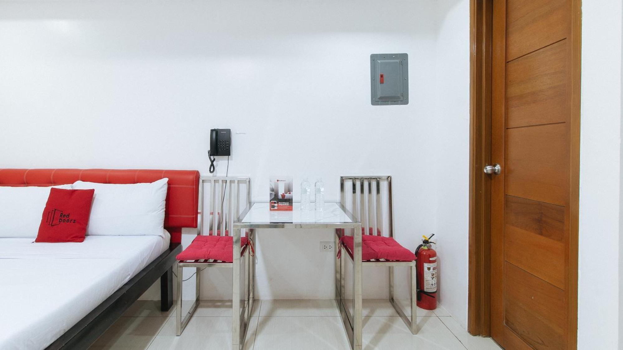 Reddoorz At Dbuilders Rooms Bangkal Makati Makati City Luaran gambar