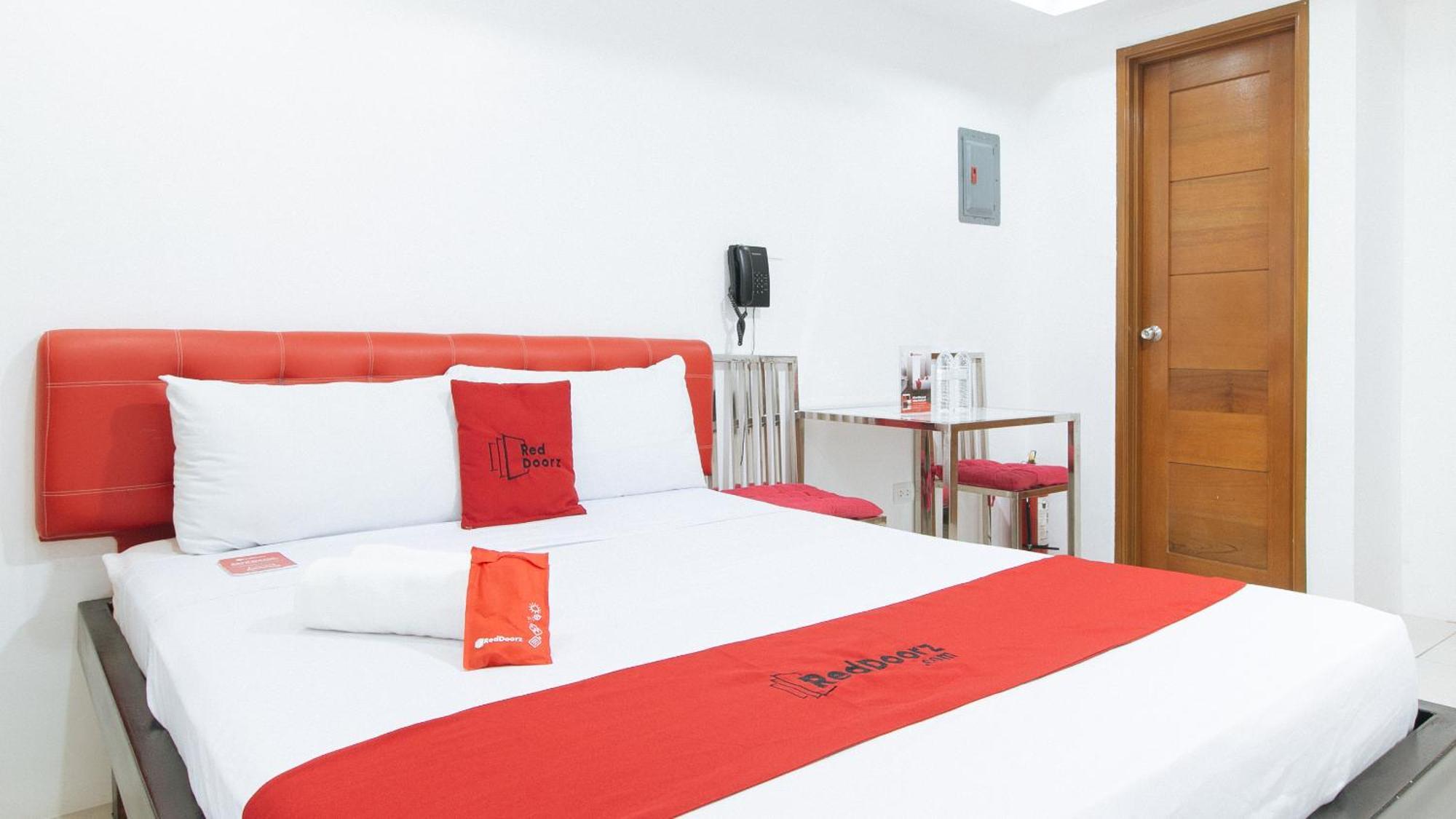 Reddoorz At Dbuilders Rooms Bangkal Makati Makati City Luaran gambar